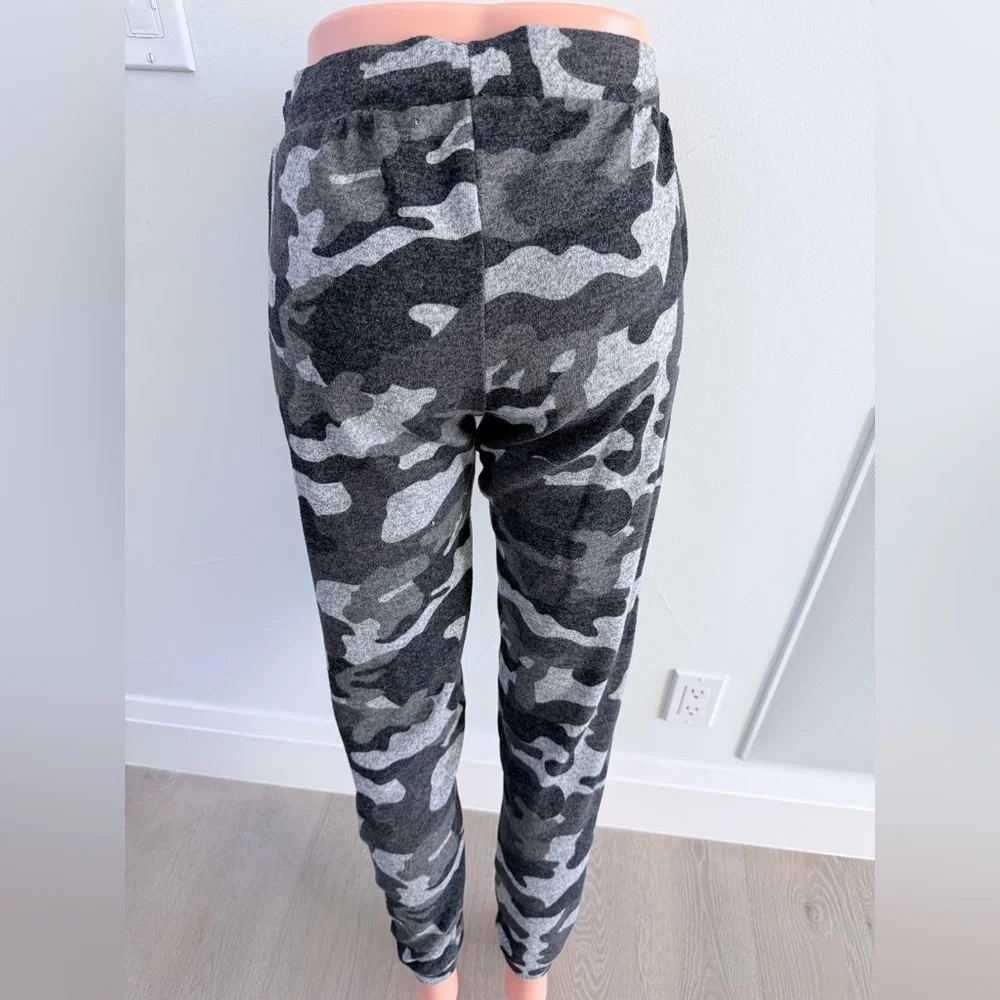 New Y2K Camouflage Jogger Pants size S